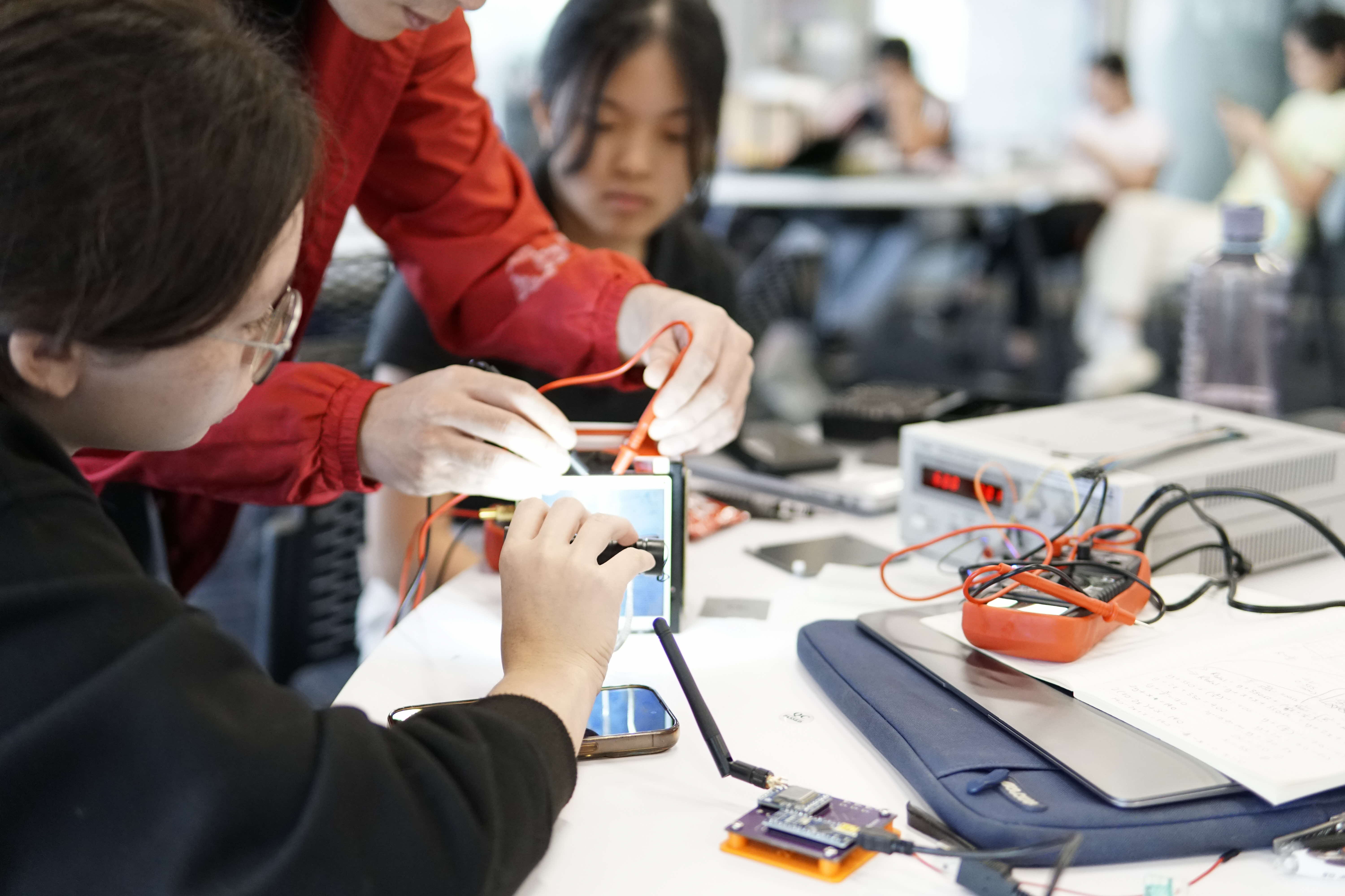 Space Faculty conducted space electronic workshops for students